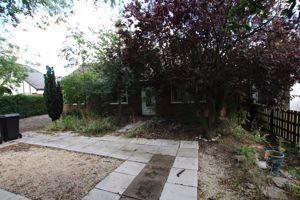 Frontage- click for photo gallery